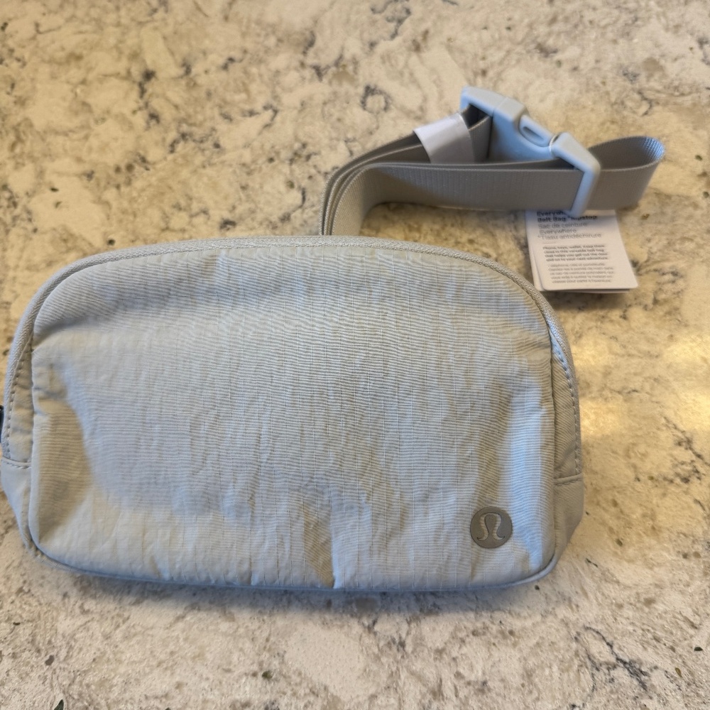 NWT Lululemon Athletic everywhere belt bag